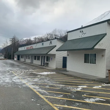 Marina Motel