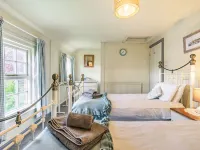 Wychwood Hotels in Ugthorpe