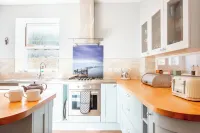 Polly's Folly Hotel a Studland