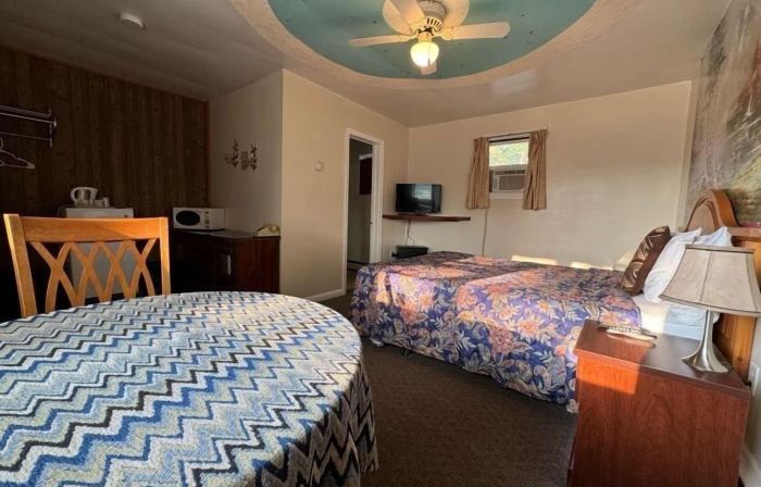 Holiday Motel