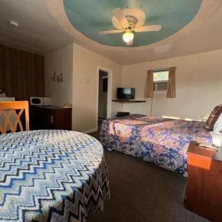 Holiday Motel