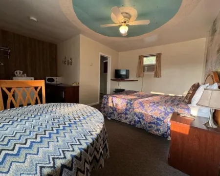 Holiday Motel Hotels in Orillia