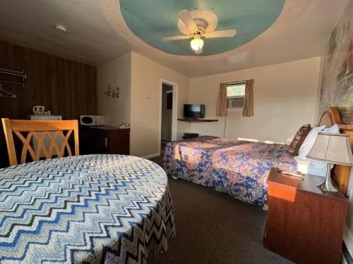 Holiday Motel Hotels in Orillia