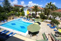 Mathraki Resort - Pools
