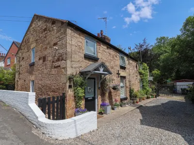 Stone Houses Hotels near Theatr Clwyd