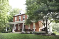 The Hollinger House Hotel a Willow Street
