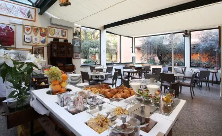 Hotel Villa Delle Rose Отели в г. Монтекарло