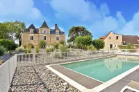 Hôtel & Restaurant - le Manoir des Cèdres - Piscine extérieure et Climatisation - parking