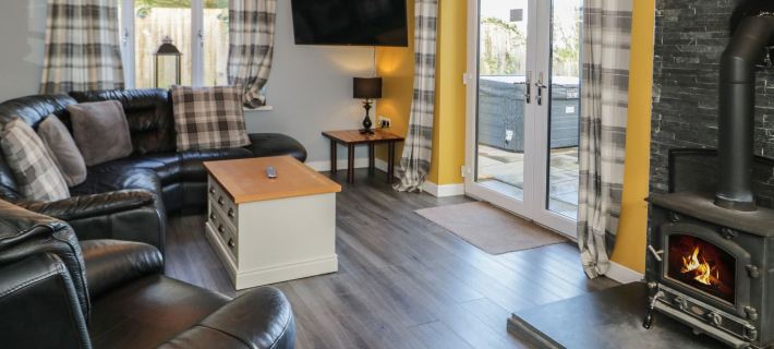 Big Azzles Hotels in Llanfair-Mathafarn-Eithaf
