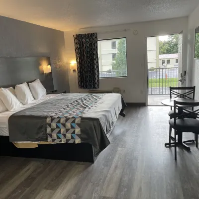 American Inn - Paducah Отели рядом с достопримечательностью «Набережная Падуки»