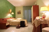 Hotel Leon - Ristorante Al Cavallino Rosso - parking
