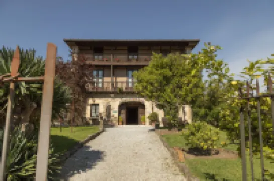 赫莫薩卡瑟納飯店 住宿飯店