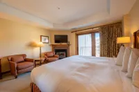 Comfortable Studio Efficiency Unit With Balcony Over Mountaineer Square Condo - No Cleaning Fee! Hotels in Mount Crested Butte