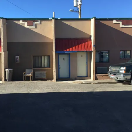 National 9 Inn Sand Canyon