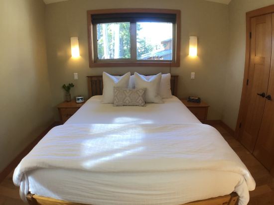 Black Bear Guesthouse