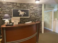 White Horse Lodge Hotels in Warren