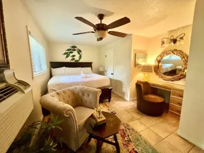 Poolside King Cabana with Full Kitchen, King Bed, Sleeper Sofa and Pool Access, Hotel Room Hotels in Mount Ida