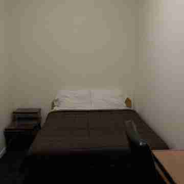 Vernon Hostel Rooms