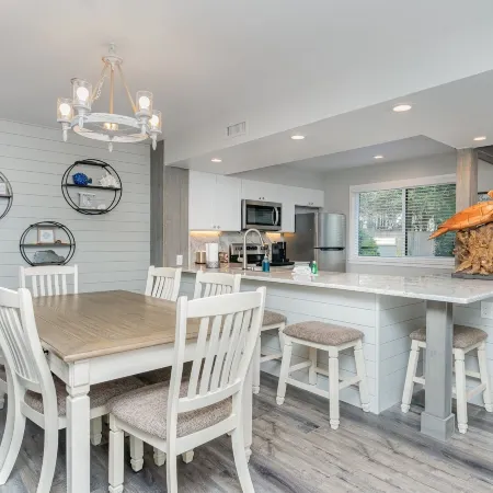 Completely Remodeled and Open 18C Richmond Park Villa