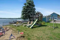 Fife Lake Lodge - parking
