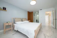 Maggie Home in Kendall - Pool and Tiki Bar Hotels in The Hammocks