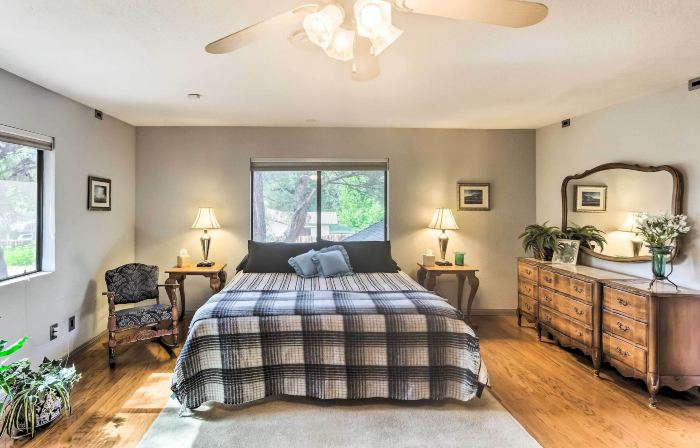 Patio & Yard: Dtwn Cottonwood Home!