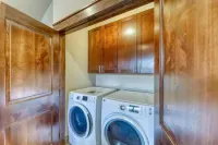 The Alders Townhomes in East Keystone - Luxury 3 Bedroom Den - 2-Star