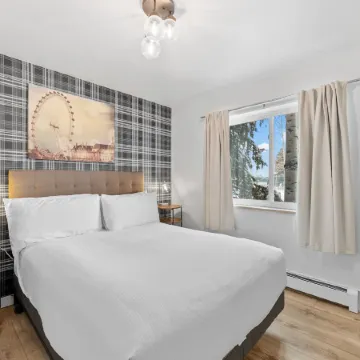 Summit Yacht Club 10: 2