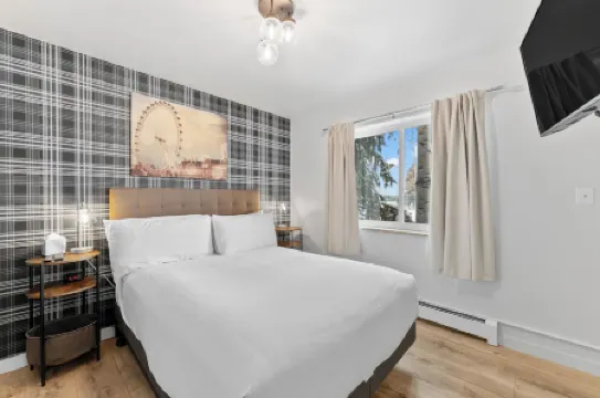 Summit Yacht Club 10: 2