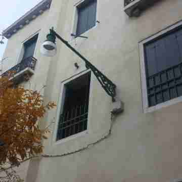 Good Wine Apartments Hotel Exterior