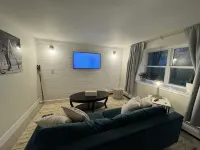 Modern Cozy 1BR King 4 minutes to Killington ski lift - Hot Tub