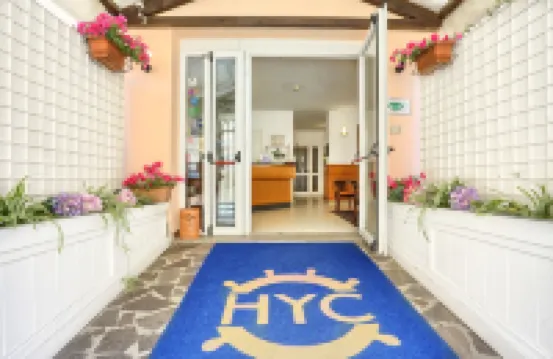 遊艇俱樂部酒店