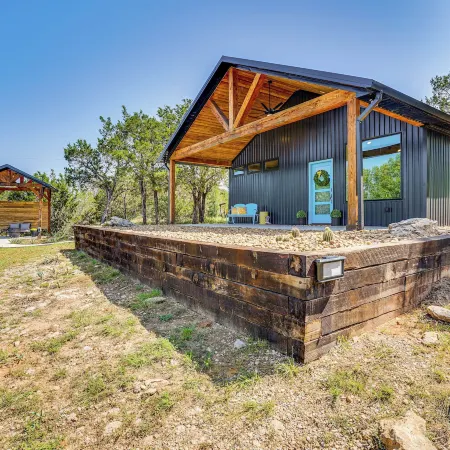 Recently Built Cabin w/ Pavilion in Granbury!