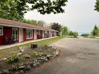 M-22 Inn Suttons Bay Hotels in Leland