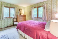 Lakeside Spooner Home w/ Game Room & Views! - 3 stjerner