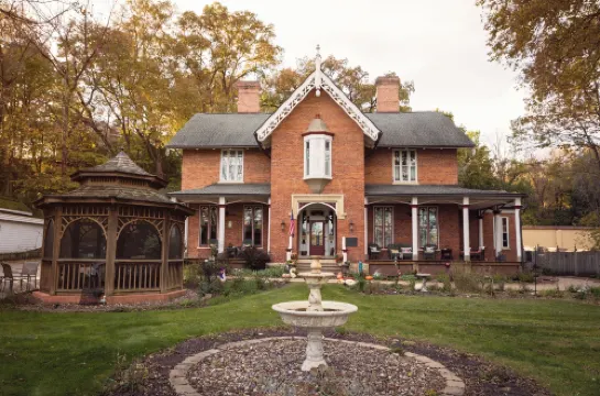 The Steamboat House Bed & Breakfast