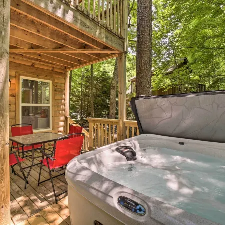 Private Hot Tub, Yard Pet-Friendly Whittier Cabin