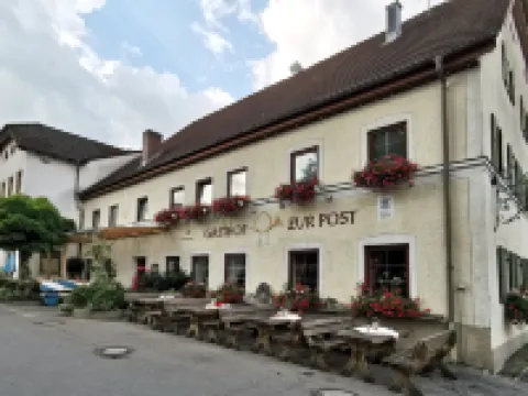 Gasthof zur Post Hotels in Raisting