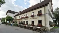 Gasthof Zur Post Hôtels à : Holzhausen