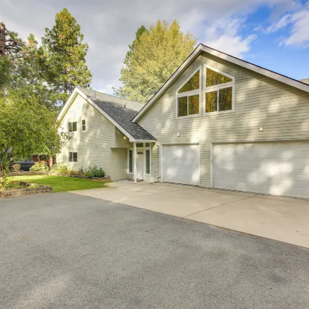 Expansive Waterfront Escape w/ Kayaks + Sups!