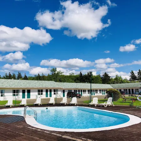 Anne Shirley Motel & Cottages