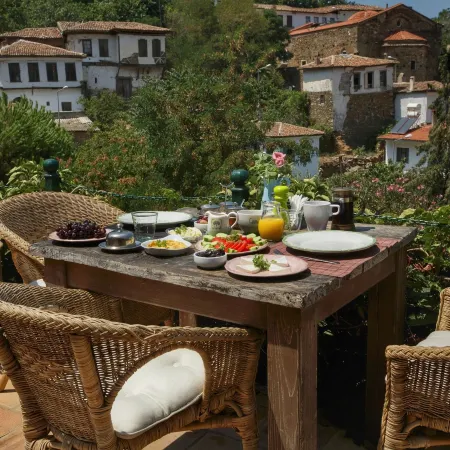 Terrace Houses Sirince - Fig, Olive Clockmakers and Grapevine