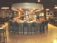 Trade Winds Central Inn - Quầy Bar