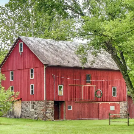Enchanting Stone Cottage, Steps to Delaware Canal