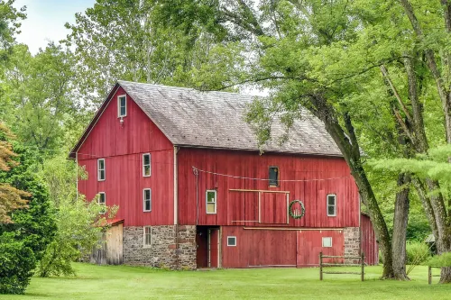 Enchanting Stone Cottage, Steps to Delaware Canal - 4 étoiles