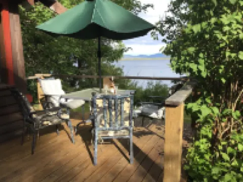 Cabin 2 on Klamath Lake at Point Comfort