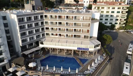 Suhan Seaport Hotel Отели в г. Bayraklidede Mahallesi
