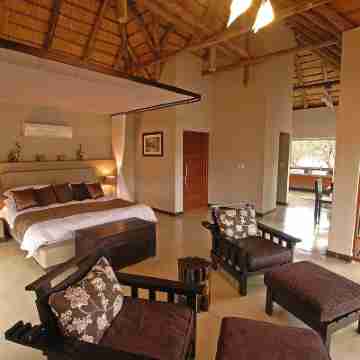 Raptor Retreat Game Lodge Rooms