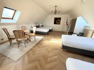 Villa golden heaven near Paris with 4 parking 3bedroom /2sdb/WIFI 580 in Mbits Hotels near E.Leclerc Vitry Sur Seine