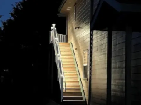 OCTOPUS SUITE, fire pit, BBQ, wildlife viewing platform, shared oceanfront deck.